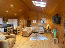 Hollybush Lodges