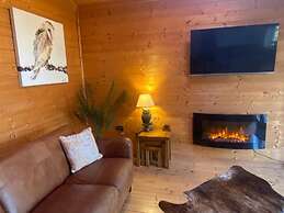 Hollybush Lodges