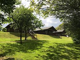 Hollybush Lodges