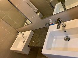 Mactan Newtown C by HiveRooms