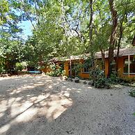 Hotel Cabinas La Playa