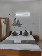 Goroomgo Komfy Stayz Dehradun