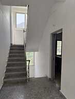 Goroomgo Komfy Stayz Dehradun