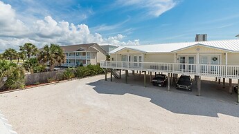 Moonraker 20 1 Bedroom Condo by Redawning