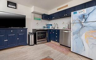 Moonraker 20 1 Bedroom Condo by Redawning