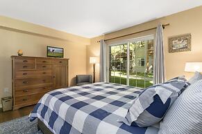 901 Crazy Horse Circle 2 Bedroom Condo by RedAwning