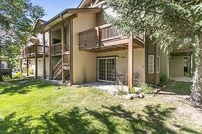 901 Crazy Horse Circle 2 Bedroom Condo by RedAwning