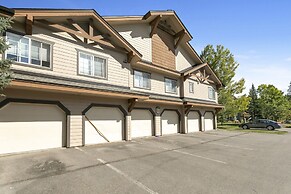 901 Crazy Horse Circle 2 Bedroom Condo by RedAwning