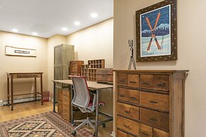 901 Crazy Horse Circle 2 Bedroom Condo by RedAwning