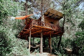TreeHouses Ljubač Glamping Robinson