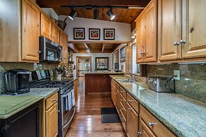 Tahoe City Cabin for 10 Walk to Beach by Sierra Getaways