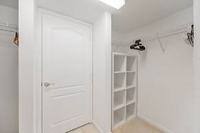 Luxury Stylish Condo with Pool Brickell