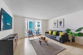 Luxury Stylish Condo with Pool Brickell
