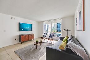 Luxury Stylish Condo with Pool Brickell