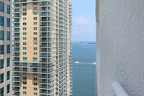 Luxury Stylish Condo with Pool Brickell