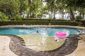 LA PONDEROSA Beach & Jungle Resort