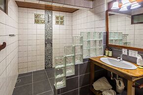 LA PONDEROSA Beach & Jungle Resort