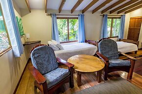 LA PONDEROSA Beach & Jungle Resort