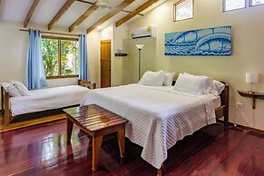 LA PONDEROSA Beach & Jungle Resort