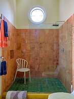 Casa Oasis Guest House and Spa