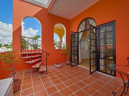 Casa Oasis Guest House and Spa