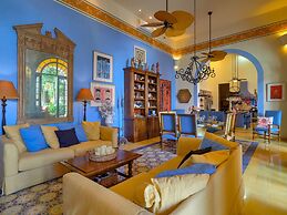 Casa Oasis Guest House and Spa