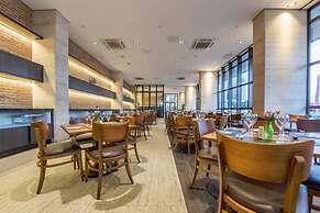 Cullinan Hplus Premium