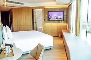 YOHO Treasure Island Hotel