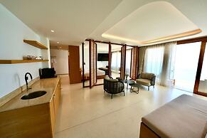 Elite Atoll Beachfront Hotel