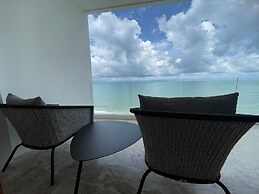 Elite Atoll Beachfront Hotel