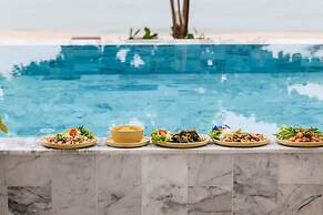 Elite Atoll Beachfront Hotel