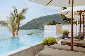 Elite Atoll Beachfront Hotel