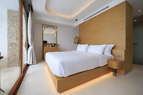 Elite Atoll Beachfront Hotel