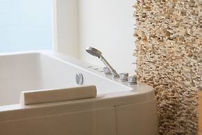 Elite Atoll Beachfront Hotel