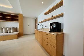 Elite Atoll Beachfront Hotel