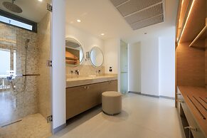 Elite Atoll Beachfront Hotel