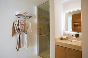 Elite Atoll Beachfront Hotel