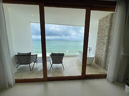 Elite Atoll Beachfront Hotel