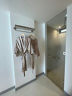 Elite Atoll Beachfront Hotel