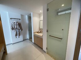 Elite Atoll Beachfront Hotel
