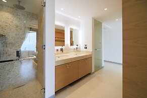 Elite Atoll Beachfront Hotel