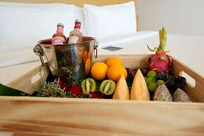 Elite Atoll Beachfront Hotel