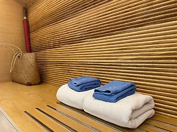 Elite Atoll Beachfront Hotel
