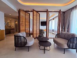 Elite Atoll Beachfront Hotel