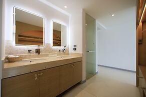 Elite Atoll Beachfront Hotel