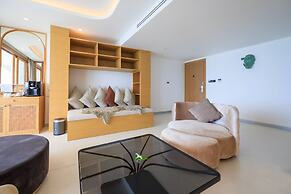 Elite Atoll Beachfront Hotel