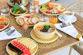 Elite Atoll Beachfront Hotel