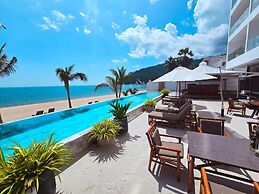 Elite Atoll Beachfront Hotel