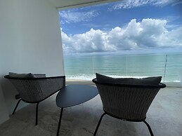 Elite Atoll Beachfront Hotel