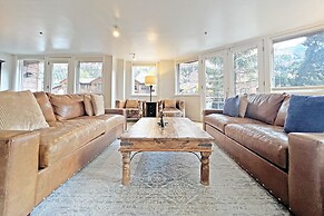 Ice House 317 2 Bedroom Condo by RedAwning